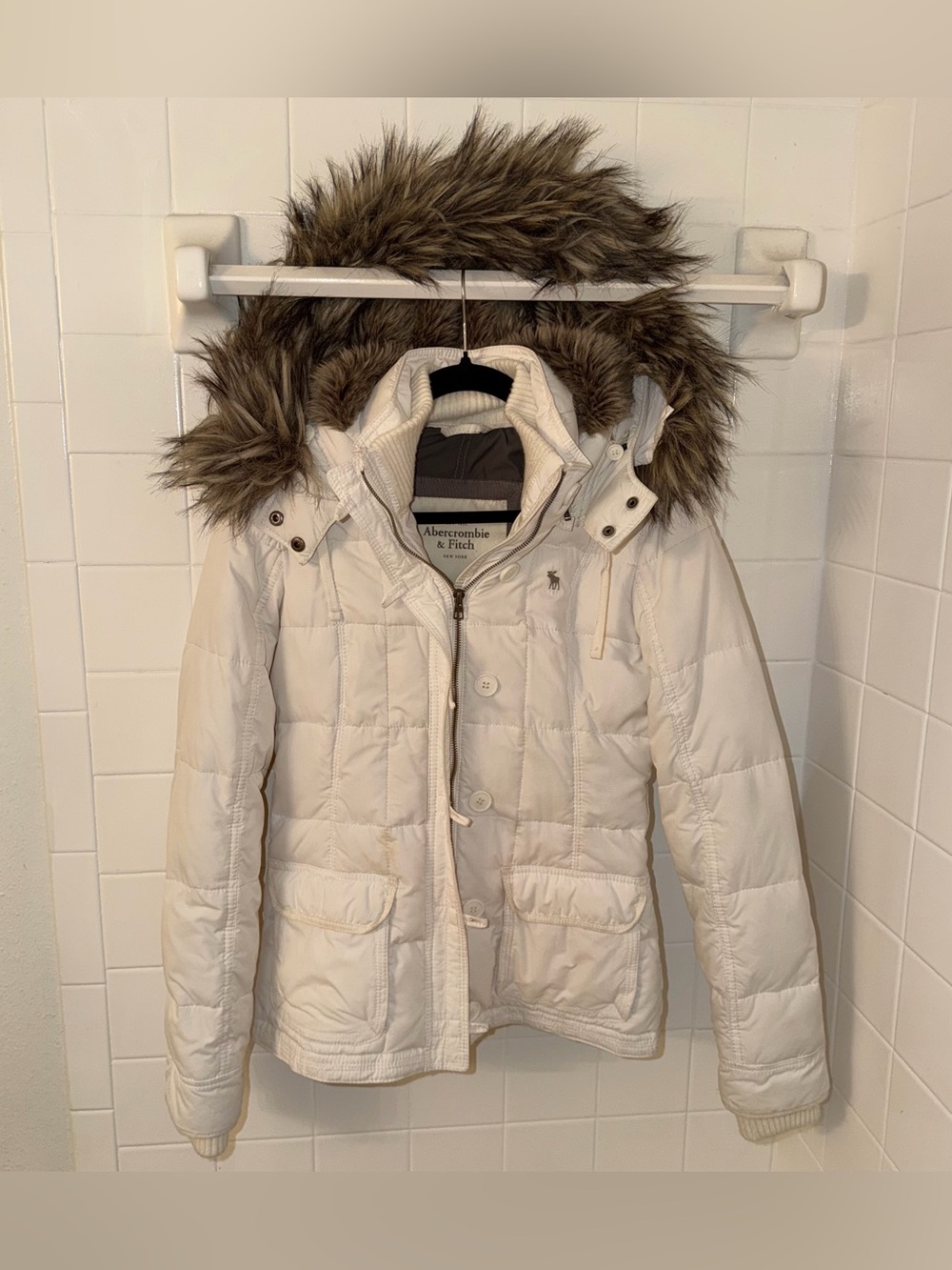 Vintage Y2K Abercrombie & Fitch 2000s Faux Fur Hooded Zip Up Puffer Jacket - Picture 11 of 13
